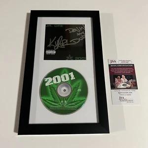 CD DR DRE 2001 ENMARCADO FIRMADO KURUPT DEVIN THE DUDE JSA CERTIFICADO DE AUTENTICIDAD - Imagen 1 de 3