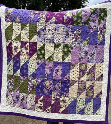 Edredón hecho a mano con estampado floral violeta ilimitado 57x60 Foto 1 de 4