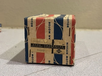 Luz marcadora delantera izquierda conductor Nissan NOS 26180-U2005 26180-U2001 Foto 1 de 4