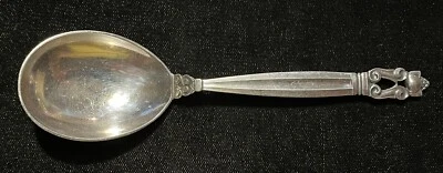 Cubiertos de plata de ley - Cuchara Gumbo Georg Jensen Acorn Foto 1 de 3