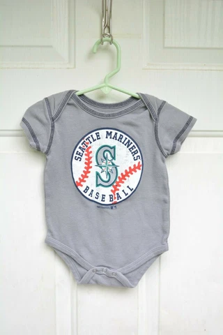 MLB Seattle Mariners grey short sleeve infant one piece outfit 6/9 mo Cover
