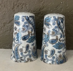 LEFTON (JAPAN) PAISLEY FLORAL SALT AND PEPPER SET #NE2345/46 - ca 1960s - Picture 1 of 5