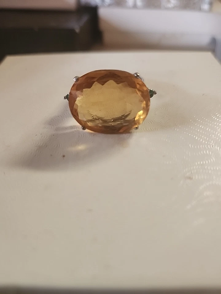 Anillo de topacio de plata de ley Foto 1 de 4