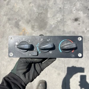 OEM Freightliner M2 Climate Control A22-57054-007 - Picture 1 of 5
