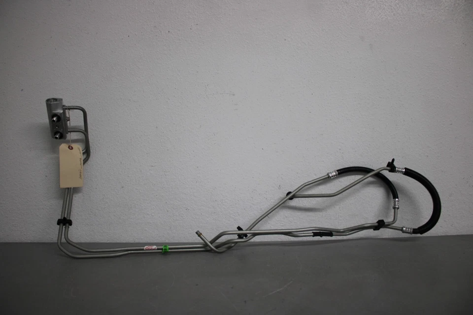 2015 2016 CHEVROLET SUBURBAN TAHOE YUKON TRANSMISSION OIL COOLER Foto 1 de 4