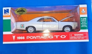 7 Eleven (711) 1966 Pontiac GTO Die-cast Racing Car 2020 Collector Edition 1:25 - Picture 1 of 5