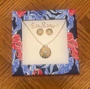 Lilly Pultizer Low Tide Sand Dollar Necklace & Earrings Set In Gift Box Set - Picture 1 of 5