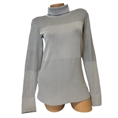 Blusa atlética feminina Athleta tamanho médio listrada gola alta manga longa - Imagem 1 de 4