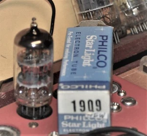 19Q9 TUBE PHILCO NIB TESTED & BOXED VINTAGE COMMERCIAL SURPLUS - Picture 1 of 3
