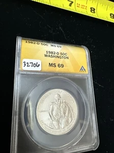 1982-D Washington Half Dollar MS-69 Rare In Grade Looks 70 - Picture 1 of 2