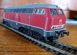 Marklin 3675 HO gauge DB V160 diesel locomotive in red livery - Picture 1 of 13