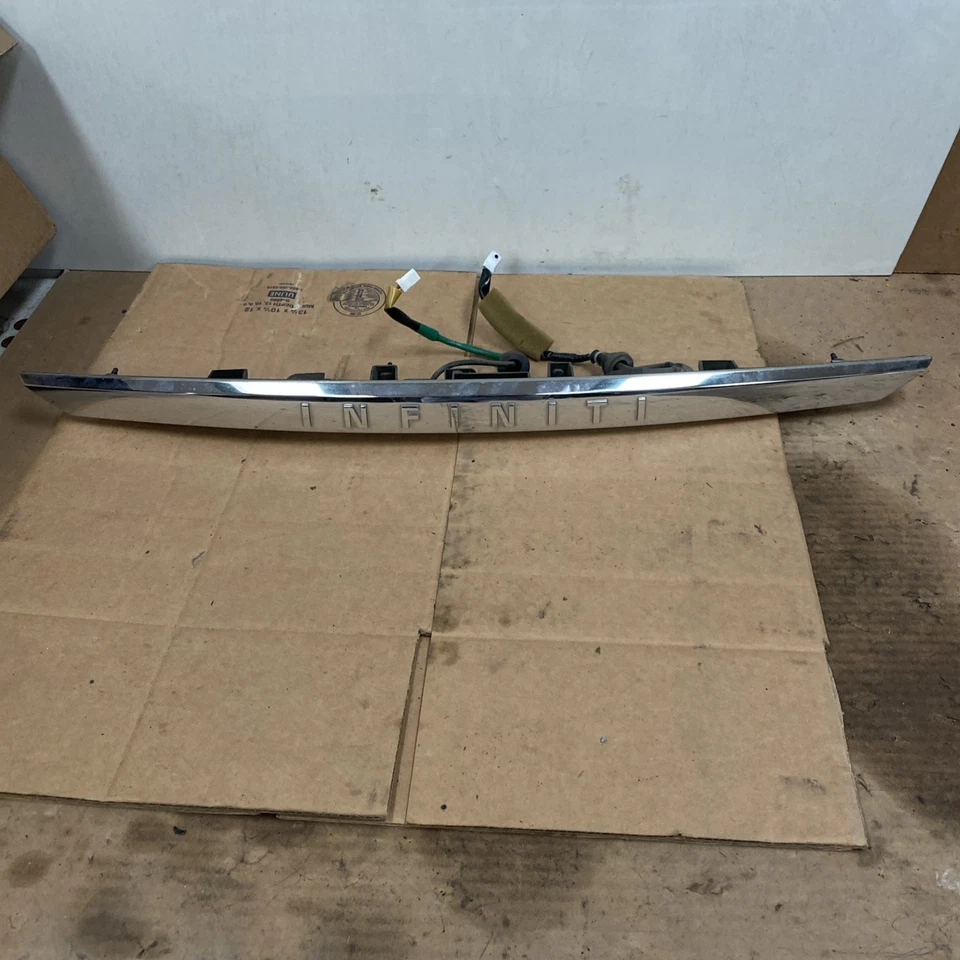2014 2015 2016 2017 INFINITI Q50 TRUNK LID TAIL FINISH PANEL CHROME TRIM 4330 - Image 1 of 4