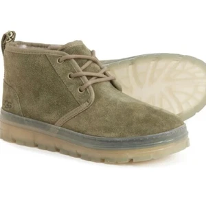 BOTAS DE TOBILLO UGG AUSTRALIA NEUMEL CHUKKA TRANSPARENTES GAMUZA/LANA, OLIVA, MUJER EE. UU. 5, NUEVAS CON CAJA - Imagen 1 de 6
