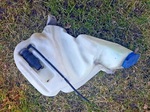 4B0955453 Genuine Wiper Water Reservoir Audi a6 Container 4.7 Litre - Picture 1 of 7