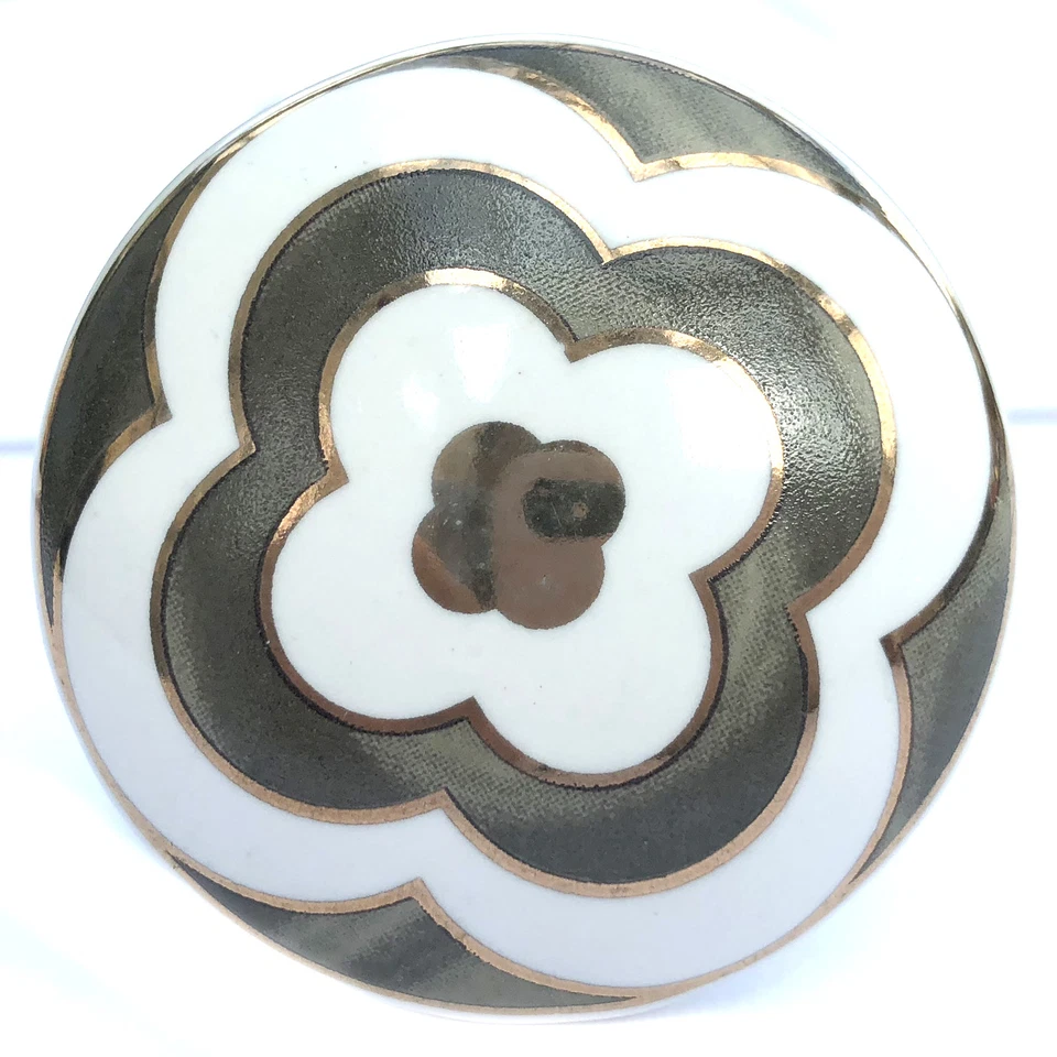 Shabby chic cupboard door knobs handles drawer pulls. Vintage ceramic knobs. - Image 1 of 1