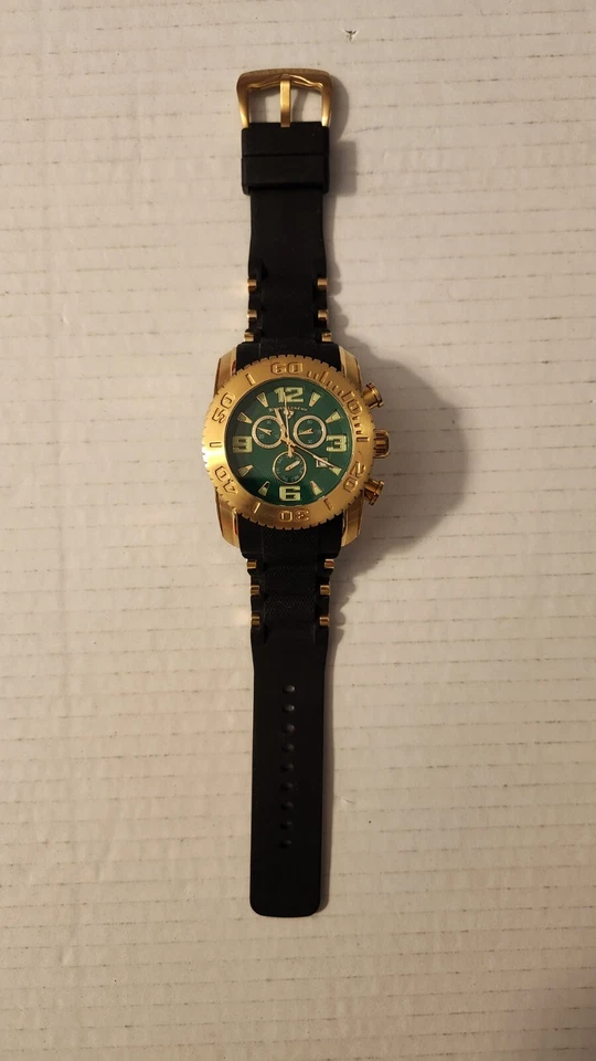 Reloj Swiss Legend Commander Pro para hombre dorado/verde con correa de silicona negra... Foto 1 de 4