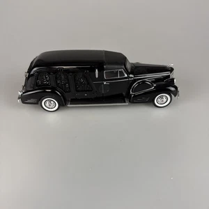 Signature Cadillac Classics 1938 Cadillac Panel Car Black 1:32 #32811 - Picture 1 of 10