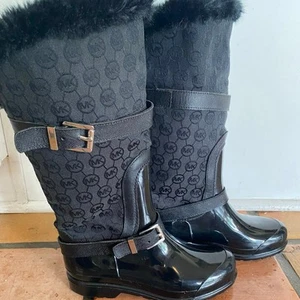 Michael Kors Damen Fulton Monogram Jacquard Gummi Regenstiefel, schwarz - Bild 1 von 10