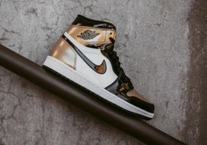 Air Jordan 1 High OG NRG Gold Toe Sz 9.5 861428-007 bred black chicago Top 3 - Picture 1 of 9