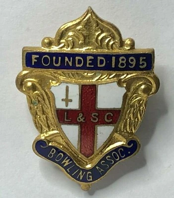 Enamel London & Southern Counties Bowling Association Badge Gilt 2.5 x 3.3 cm's - Image 1 of 4
