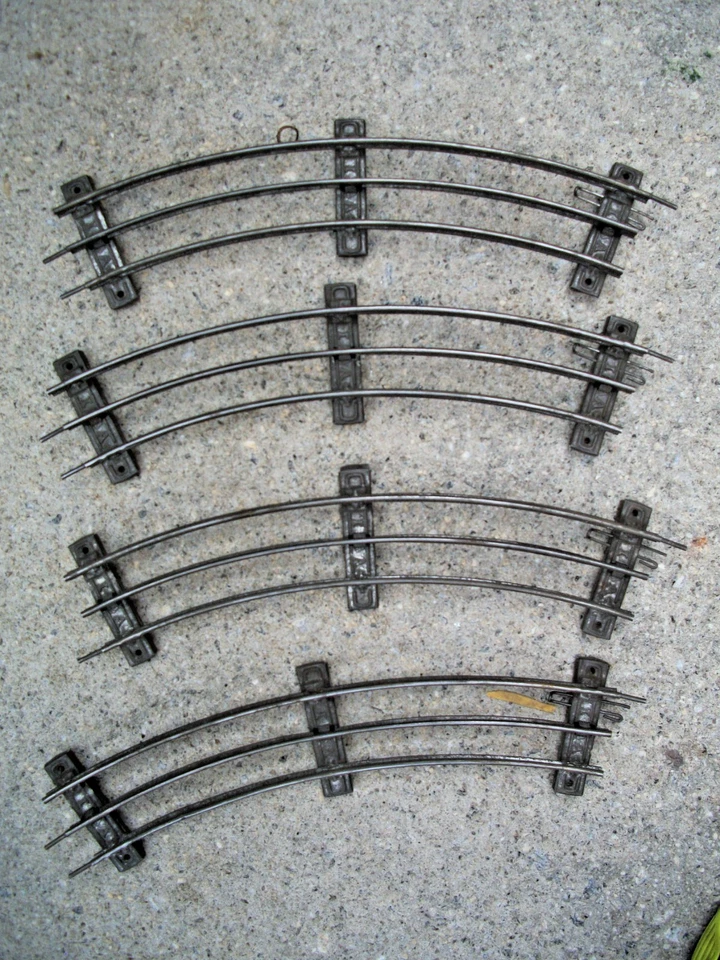 MARKIN PREWAR 3 RAIL STANDARD GAUGE 4 PIECES OF CURVE TRACK - Image 1 of 1