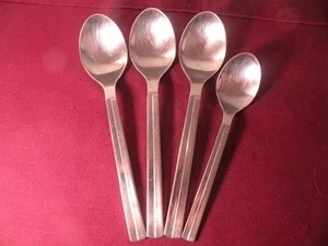 Retroneu CENTER STAGE STAINLESS 3 Place Oval Soup Spoons & 1 Teaspoon - Picture 1 of 7