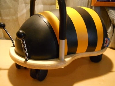 Wheely Bug Prince Lionheart Bumble Bee paseo en juguete para niños pequeños Foto 1 de 4