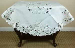 Ivory Embroidery Embroidered Handmade Rose Bud 33" Round Embroidery Tablecloth - Picture 1 of 6