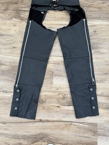 Tapas de cuero negro Harley Davidson - talla L - hebilla ajustable - Imagen 1 de 12