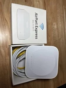 Stacja bazowa Apple AirPort Express (2. generacji) A1392 biała z kablem zasilającym - Zdjęcie 1 z 4