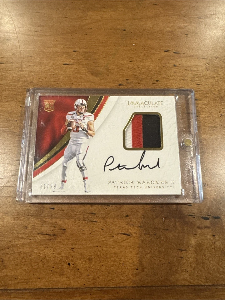 2017 Immaculate Collection Collegiate Patrick Mahomes Rookie Patch Auto 31/99 - Image 1 of 4