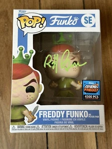 Freddy Funko como Peter Pan Pop Firmado Bob Gurr Arena Freddy Pegatina Wondercon - Imagen 1 de 6