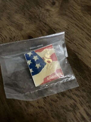 PIN PINBACK 1996 Juegos Olímpicos de Atlanta marco bandera de Estados Unidos antorcha dorada NUEVO Foto 1 de 2