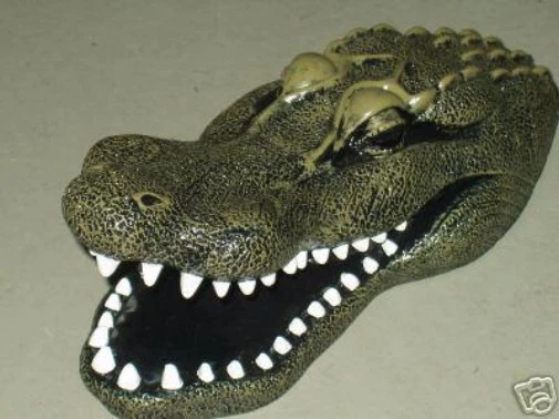 Señuelo flotante de caimán caimán protege estanque peces koi-garzas-piscina-control de gansos Foto 1 de 3