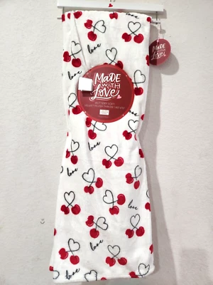 Manta de tiro de gran tamaño corazones cerezas rojas hecho con amor de San Valentín 60x70" Foto 1 de 3