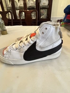 Neu Nike Blazer Mid '77 Jumbo Swoosh Schuhe Sport Straße Freizeit weiß-schwarz - Bild 1 von 7