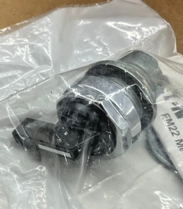 Eaton | EM22VL61 | Non-illuminated 3-Pos Lever Selector Switch - Picture 1 of 3