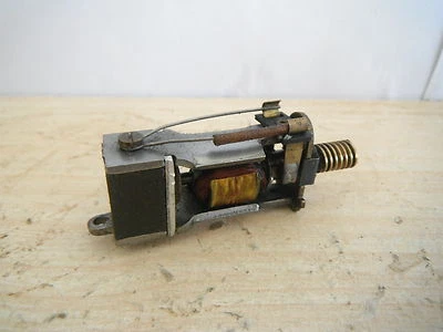 TRIANG HORNBY X04 STANDARD ELECTRIC MOTOR & WORM XO4 SUITS MANY good order - Image 1 of 2