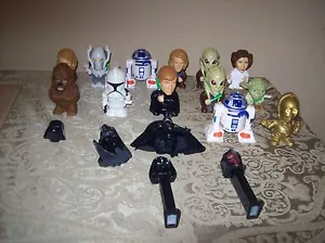 VARIETÀ DI FIGURINE STAR WARS CON DUE DISPENSER PEZ - Foto 1 di 9