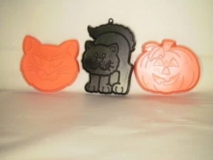 3 HALLMARK HALLOWEEN COOKIE CUTTERS 1979 PLASTIC PUMPKIN, FULL CAT, CAT FACE - Picture 1 of 12