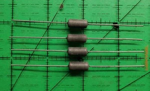 Widerstände drahtgebunden RW69V620 DALE 62 Ohm 3,25 W 5 % 4 Stück - Bild 1 von 3