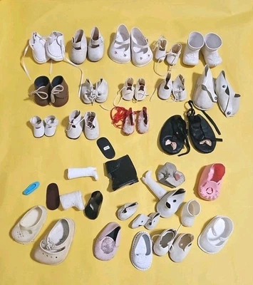 Grand  lot de  Chaussures anciennes  pour  Poupées  - Photo 1/4