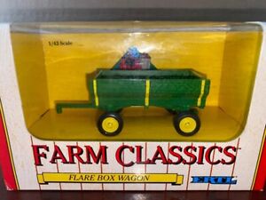 Ertl  Farm Classics 1/43 Green and Yellow  Flare Box Wagon  NEW in box #5637