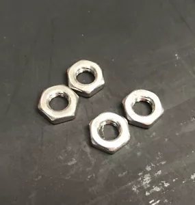 4 dadi di ritenuta inox 65203 LGB unità fumogena affumicatore Piko scala G - Foto 1 di 3