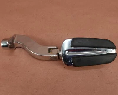 Harley-Davidson Road Glide Custom 2007-2016 FLTRXSE clavija de pie de pasajero trasera izquierda Foto 1 de 4