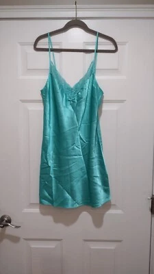 Vestido Morgan Taylor íntimo de encaje verde talla grande Foto 1 de 4