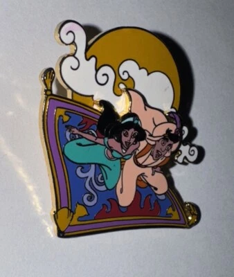 Exclusivo del elenco - Aladdin & Jasmine on Magic Carpet - Edición limitada de 3000 Foto 1 de 4