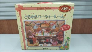 Sylvanian Families Epoch Tokimeki Party Room - Picture 1 of 15