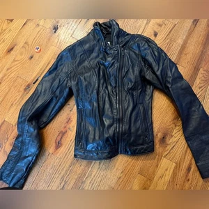 Chaqueta de cuero negra Hollister de colección - Imagen 1 de 3