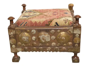 #5029 Alter indischer Punjabi quadratischer niedriger Hocker mit antikem Hamadan-Sitz 12" Höhe - Bild 1 von 12